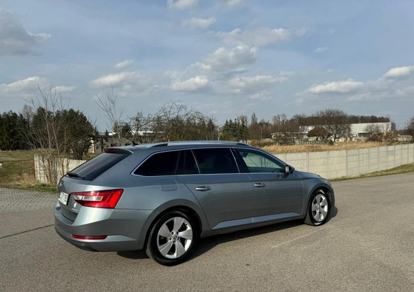 Skoda Superb cena 65000 przebieg: 182000, rok produkcji 2015 z Koronowo małe 121